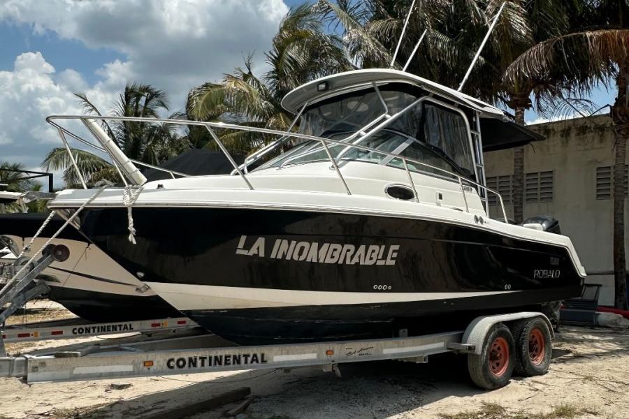 2011 Robalo 265 Walkaround